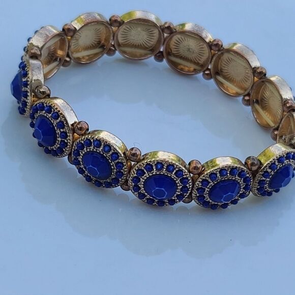 ORNATE Blue Stone Sunburst Design Gold Tone Stretch Bracelet - Picture 2 of 4